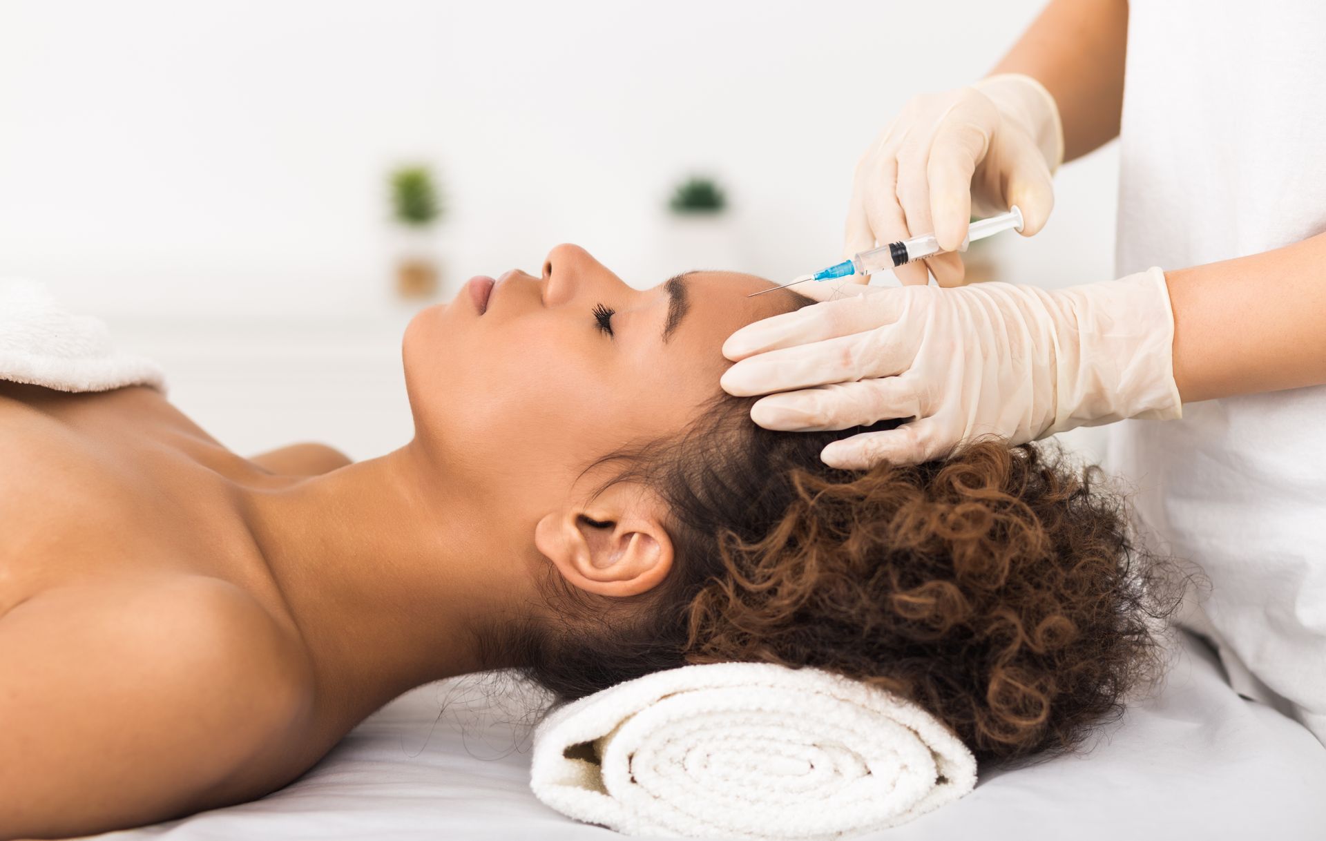 How Neurotoxins Prevent Wrinkles: Start Early for a Youthful Holiday Glow